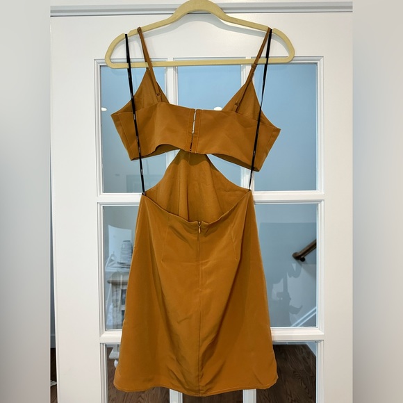Forever21 brown cut out dress - size s - Picture 5 of 5